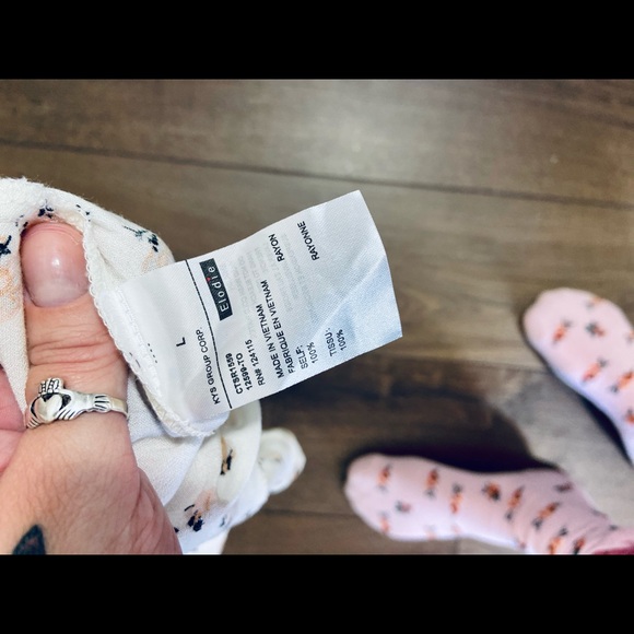 CYBER SALE🕊️elodie floral print cream scrunch sleeve cottage core ditsy blouse - Picture 7 of 7